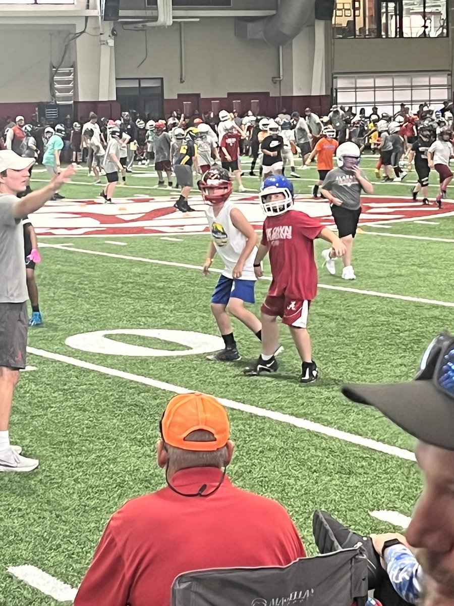 CoachHar's tweet image. Getting that work in at @AlabamaFTBL