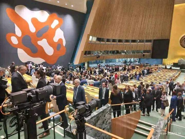 🚨🚨عاجل : إنتخاب الجزائر 🇩🇿  للعضوية غير الدائمة في مجلس الأمن لـ الأمم المتحدة 🇺🇳  الفترة 2024 و2025 ..

184 دولة إنتخبت الجزائر لعضوية مجلس الأمن الدولي .