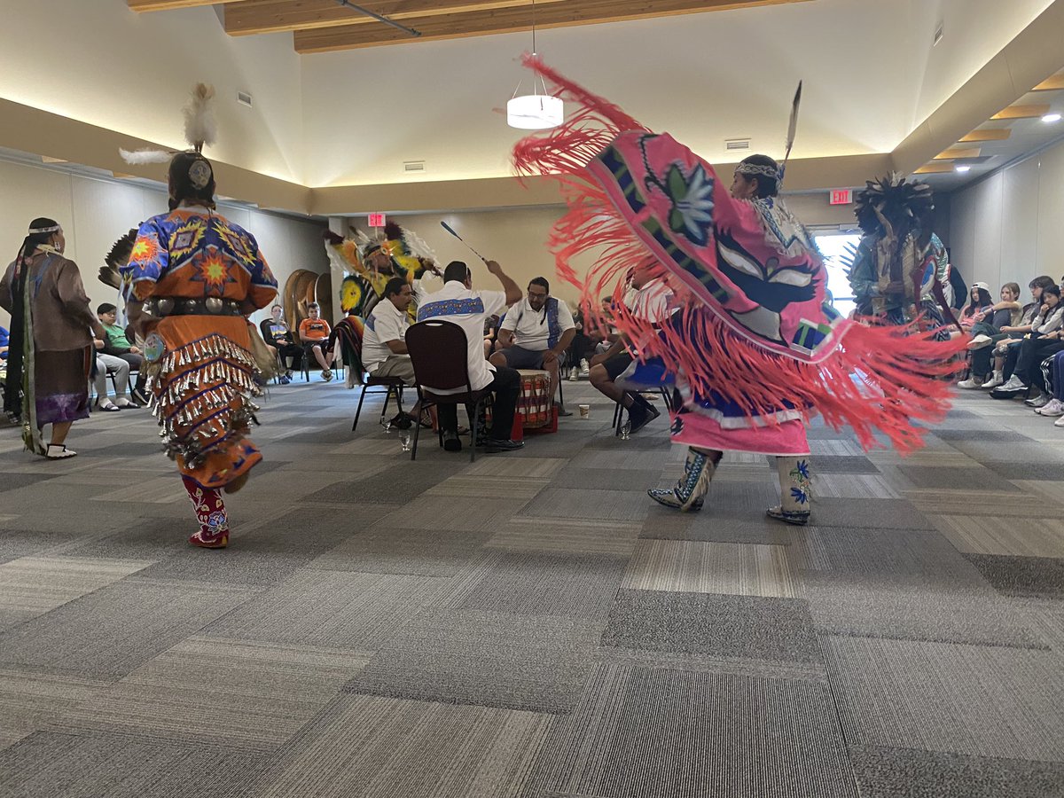 Rob Thomson tweet media