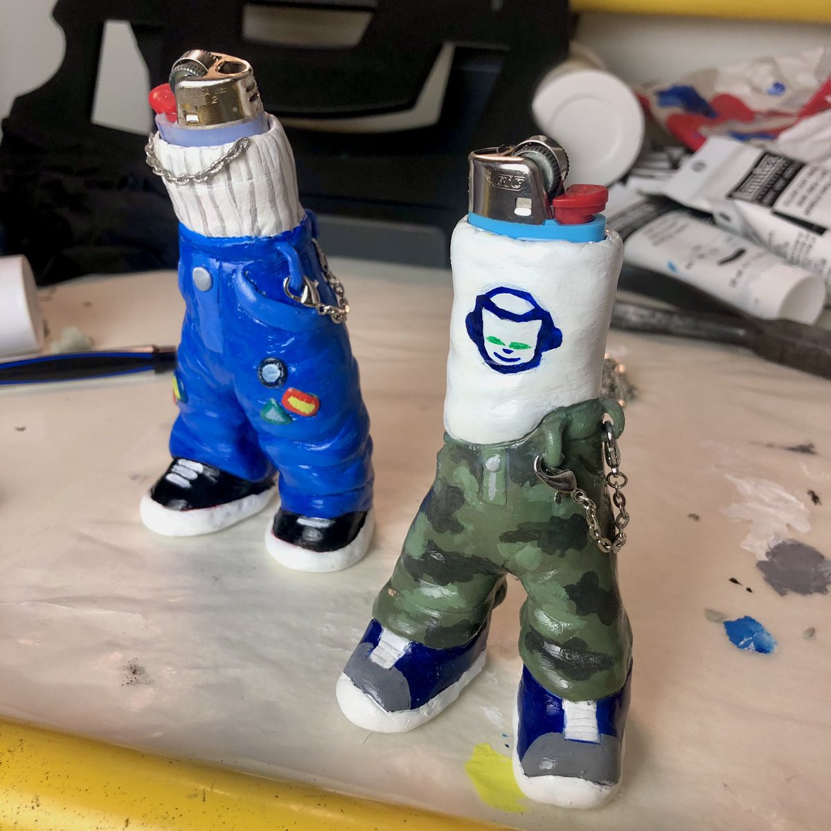kidfigment's tweet photo. making legs for your lighter https://t.co/L5Et0jiZad