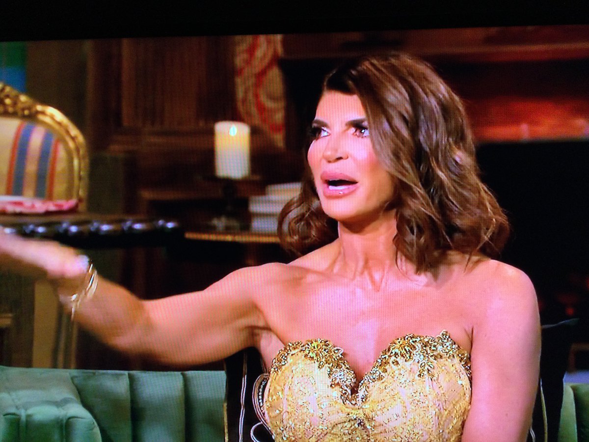 Teresa needs to stop blaming other people for going to jail because it was her and Joe Giudice who committed crimes by lying on mortgage applications to get money and lying to the bankruptcy judge to avoid paying their debts!
#RHONJ #RHONJReunion #RealHousewivesofNewJersey