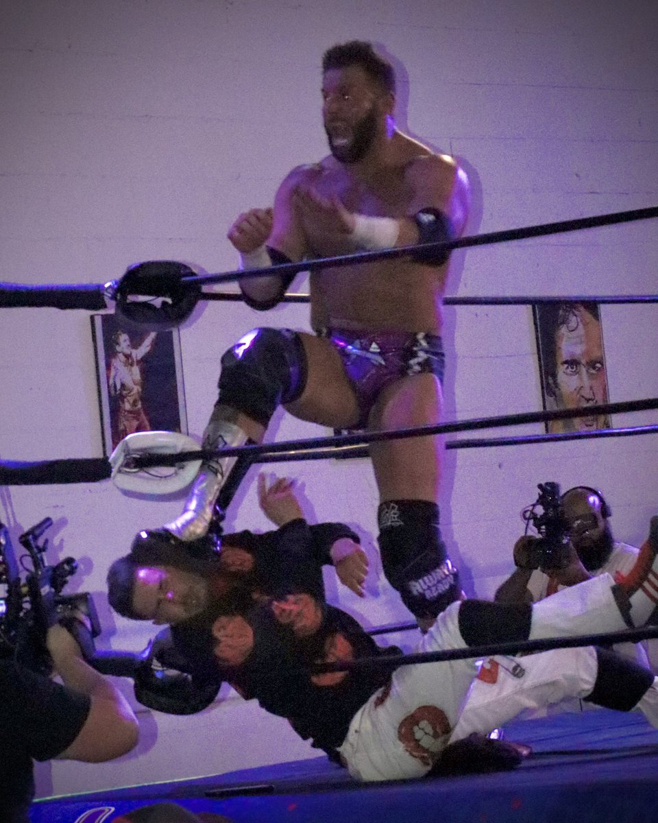 Not my best shot of the night, but I think <a href="/PhilCardigan/">Phillip Cardigan</a> probably wants to forget it anyway. <a href="/TheMattCardona/">Matt Cardona</a>  #FWFLive5