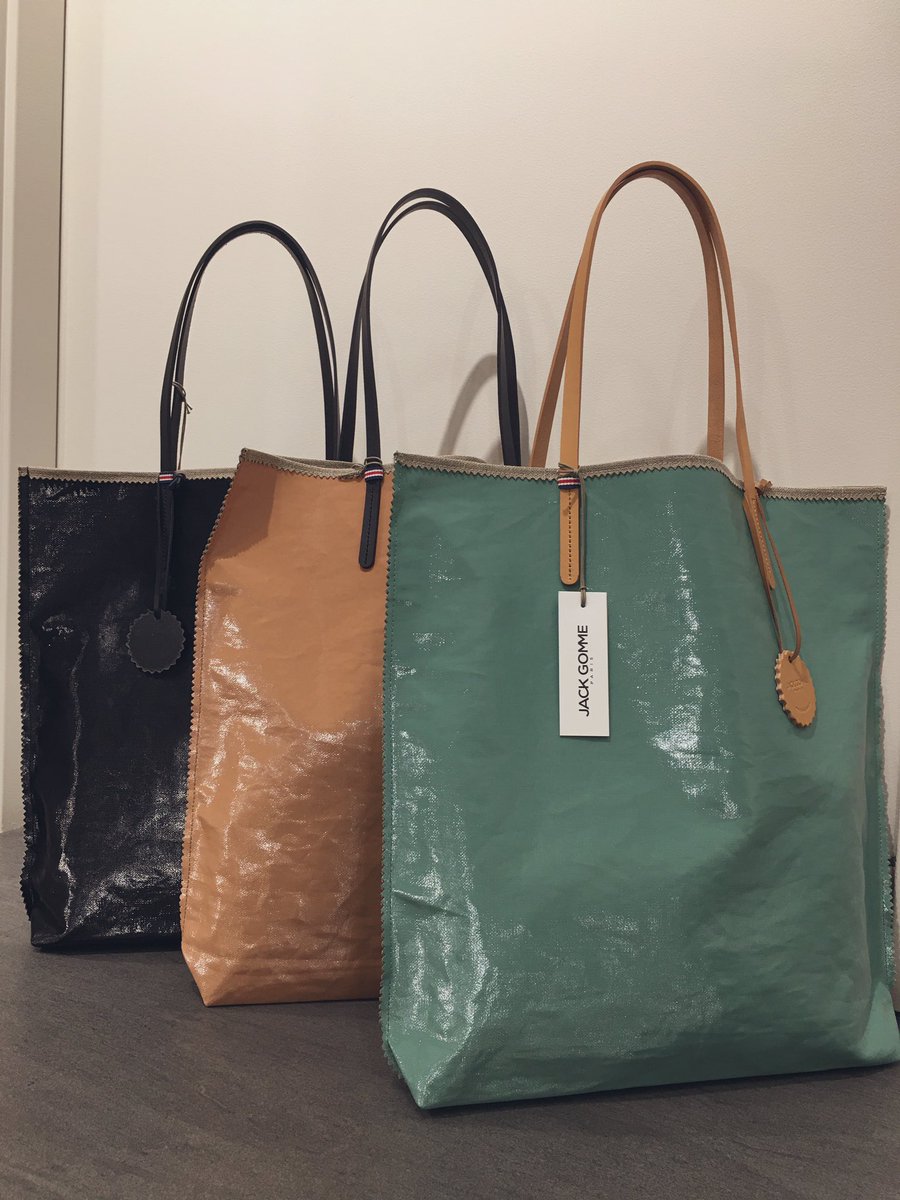 Ritamasoeur_han's tweet photo. シンプルなのにパッと目を引き洗練された印象を与える #ジャックゴム の #リネントート
麻にポリウレタンコーティングを施し、軽量性・耐久性・耐水性を備えたシリーズは、防水加工で雨の日も安心。
濡れても平気なので、今の梅雨の季節に重宝します。

#半田カバン店
#リタマスール
#麻生地
#バッグ https://t.co/mujn18pI3z