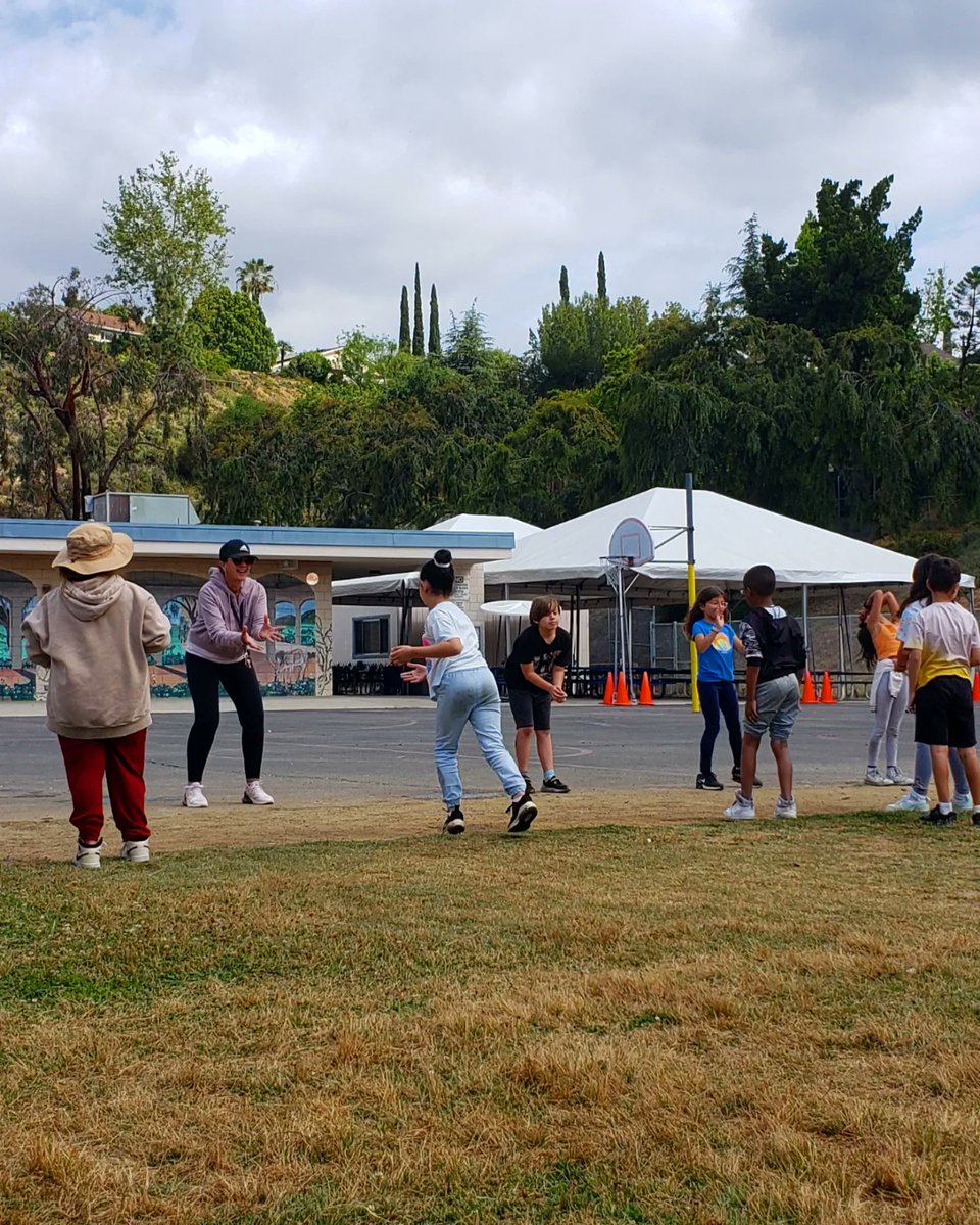 Great last day of P.E. today! Coach Felicity had a water balloon toss and water relay... We 💙 it! 

<a href="/LVUSD/">LVUSD</a> <a href="/lindayollis/">Linda Yollis</a>