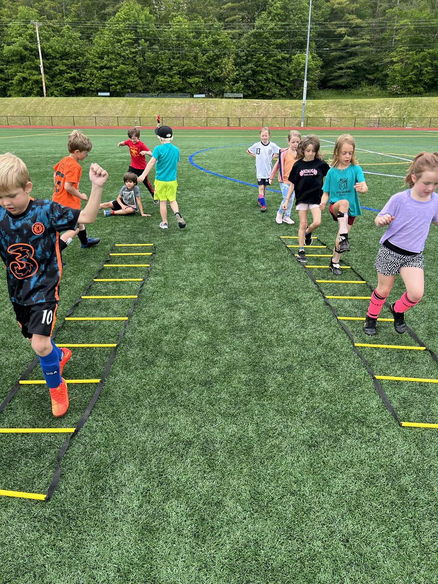LMCwsoccer's tweet photo. ☀️ Summer Soccer ⚽️ Camp Vibes 💯 https://t.co/MrS2iiAx9v