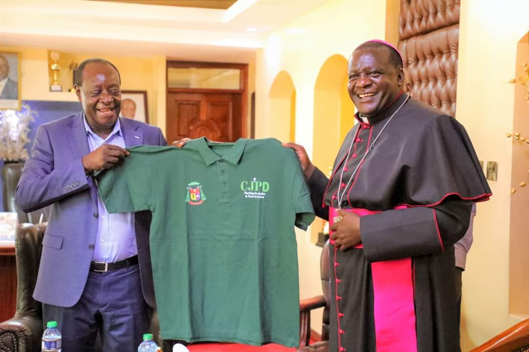 CDKK2022's tweet photo. Bishop Obanyi meets the Governor of Vihiga on his tour of environmental initiatives. 
#Photo courtesy of CJPD Kakamega Diocese# https://t.co/X9OpBEqpz9