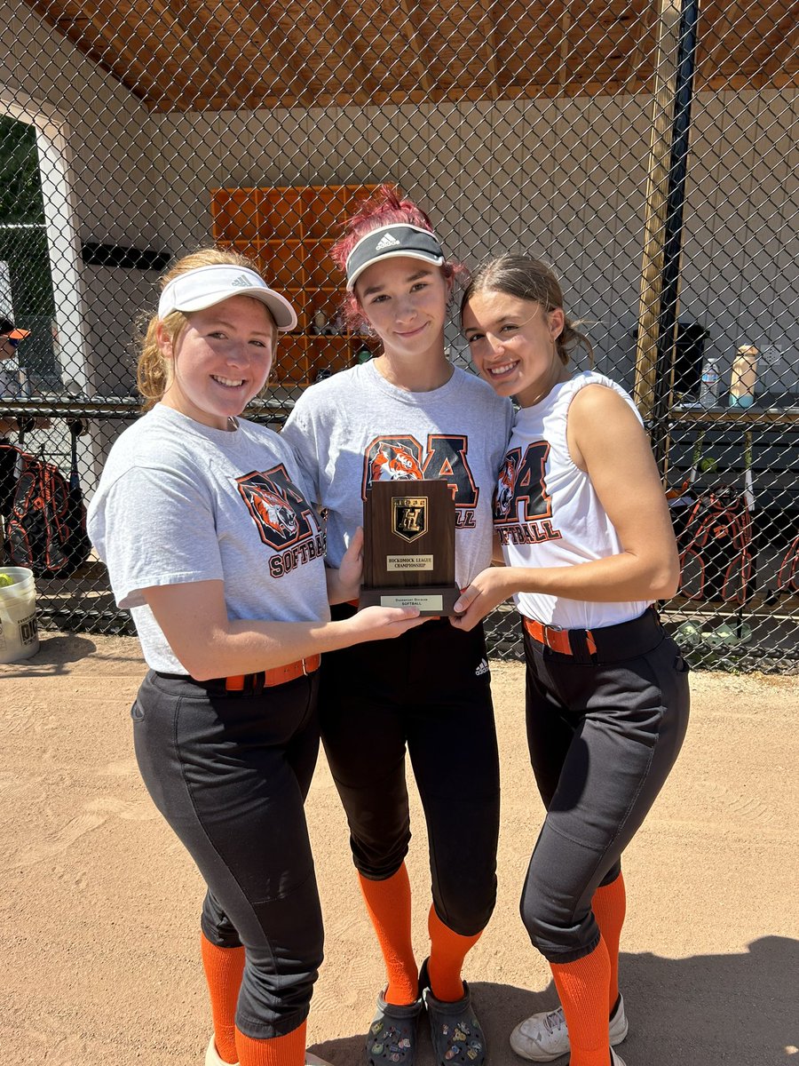 Tough loss 4 @OA_Softball today @ Silver Lake. We are so proud of this team #davchamps, a tourney win, so much growth. This was a special team. Huge shout out to the seniors: Maddie Homer, Katie Melendy and Caitlin Miller. Your leadership and legacy will live on 🤙🏽🐯🥎❤️🤙🏽