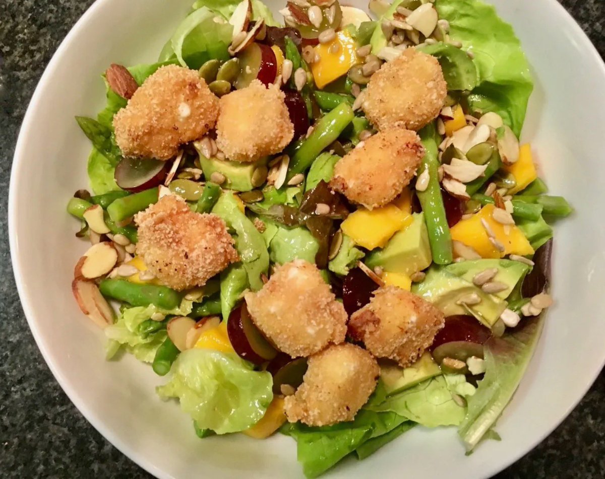 Asparagus Mango Salad with Goat Cheese Croutons --> theweeklymenubook.com/2023/01/06/asp…

Yes, goat cheese croutons!  Made with honey chèvre goat cheese and organic gluten-free rice cereal!
#mango #mangoseason #summer #salad #summersalad #meatlessmonday #feedthegutbugs #ontheblog