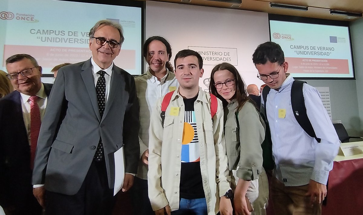 Ana,Víctor y Jesús han sido los representantes del alumnado del @PUniverDI de la <a href="/ujaen/">Universidad de Jaén</a> para participar en la Presentación de #Unidiversidad organizado por la <a href="/Fundacion_ONCE/">Fundación ONCE</a> en el Ministerio de Universidades <a href="/UniversidadGob/">Ministerio de Universidades</a> con Joan Subirats <a href="/subirats9/">joan subirats</a>,Ministro de Universidades