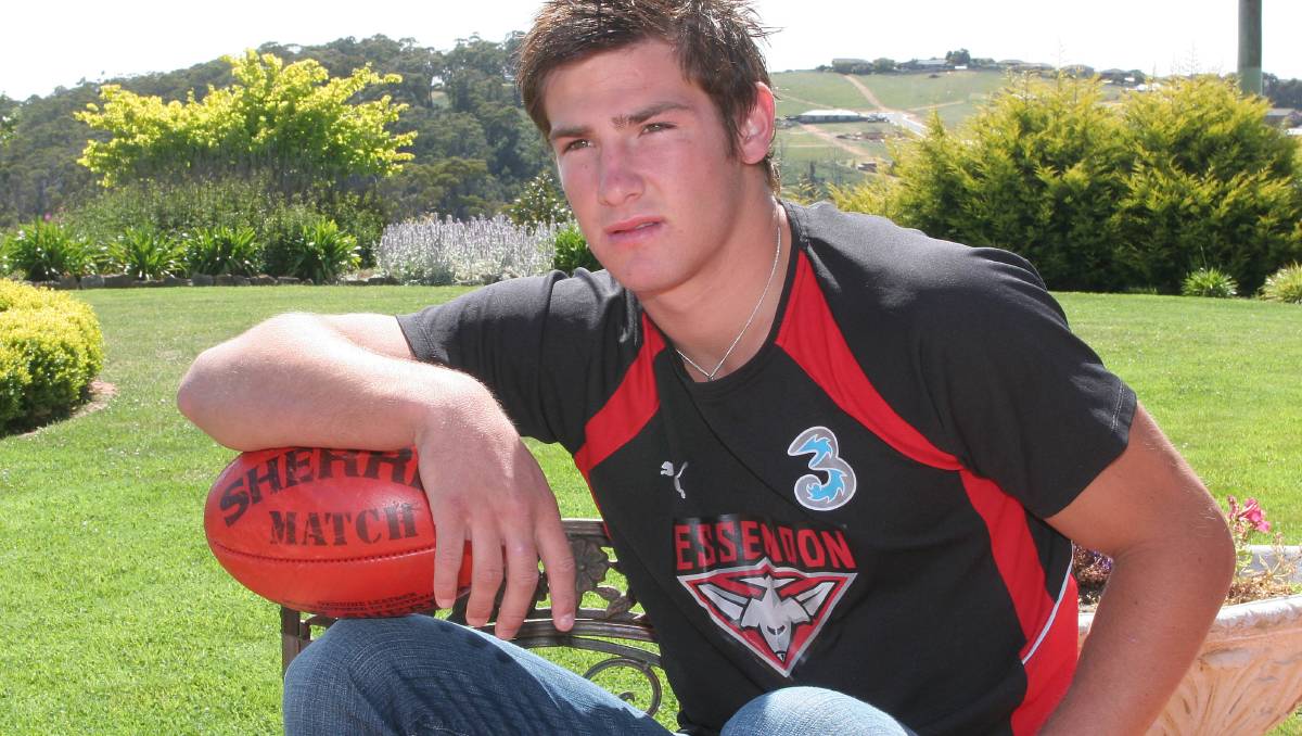 ProjectRedBlack's tweet photo. Happy Bomber birthday to Michael Hartley (44 games, 2016-19), Matthew Leuenberger (29 games, 2016-18), Jim Demetriou (9 games, 1975-76), Tom Hislop (7 games, 2007-08) & Kelvin Steel (6 games, 1979) ❤️🖤🥳
@essendonfc @efcppoa #alwaysstriving #redandblack https://t.co/5xu207UTvy