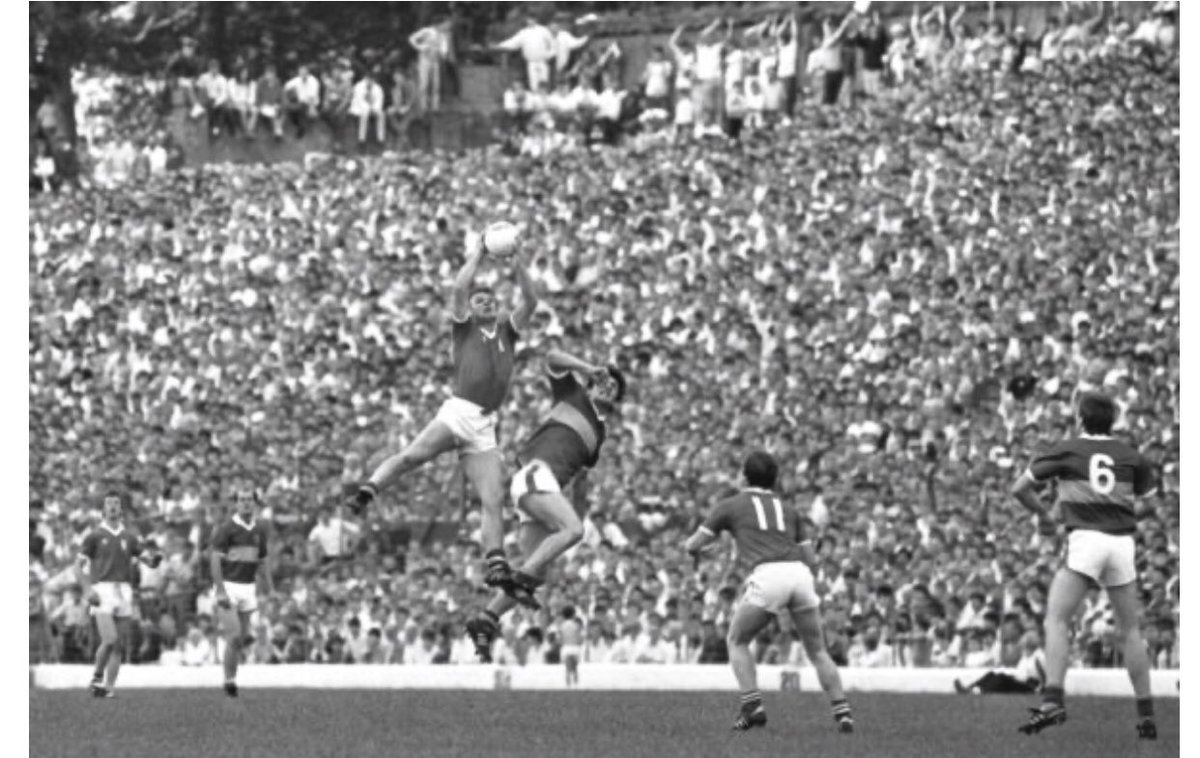 CiaranORiain's tweet photo. @Denis_Hurley RIP Teddy. Some of the best GAA photos ever capture his incredible high fielding https://t.co/eZ8NvrKDzn