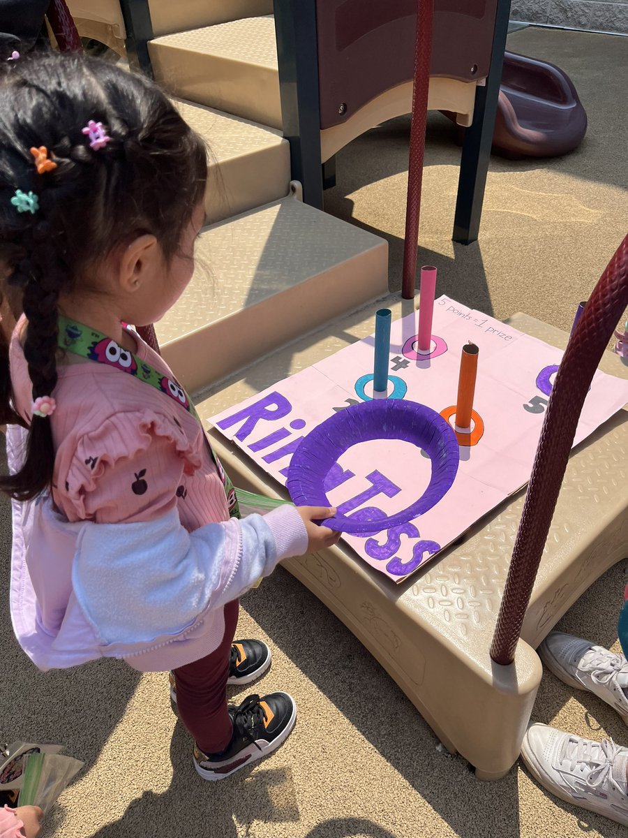 UDHS_FCS's tweet photo. For our final @HeadStartgov lab of the year, Child Dev II students hosted a “carnival” for their @MCIU buddies. https://t.co/ZyeiR7e1Jh