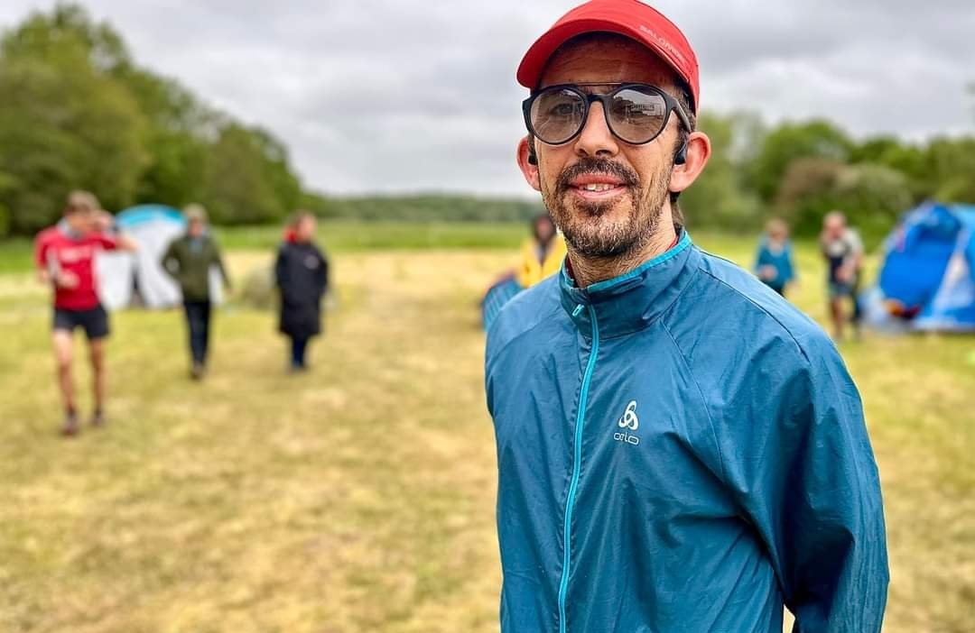 ultrescatalunya's tweet photo. Oriol Antolí (@_doktor8), l'home de ferro

El terrassenc guanya la Suffolk Backyard Ultra a Anglaterra i estableix un nou rècord estatal de la modalitat amb 82 voltes, després de córrer 82 hores non-stop

➕INFO➡️ https://t.co/KEEQXeGI2a https://t.co/3S0dqXtNKe