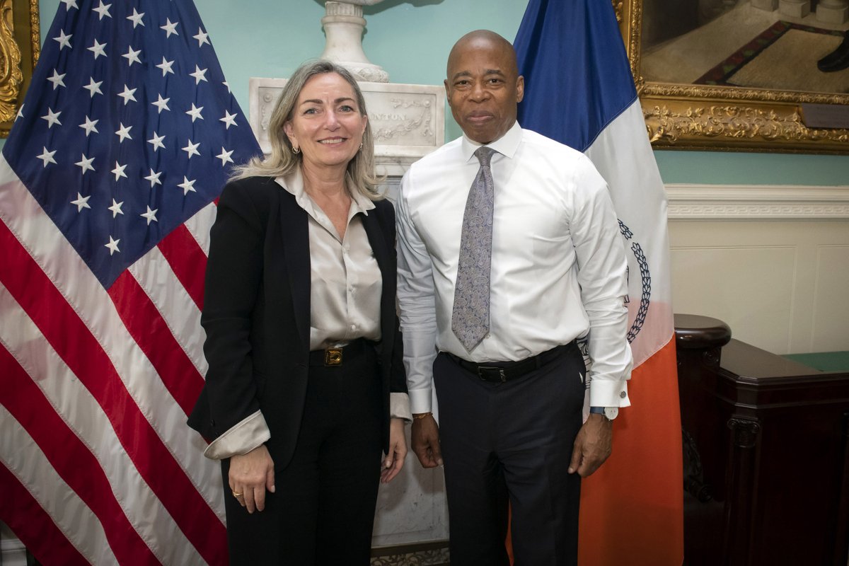 NYCMayor's tweet photo. The rich culture and heritage of Italy mean so much to our city. It was my honor to host @ItalyInUS Ambassador @MAZappia at City Hall today. https://t.co/tt4m1j61eh