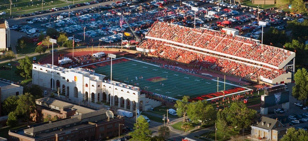 kenveon1's tweet photo. After a great Team Camp and conversation with @CoachSwanson_ I am blessed to receive an offer from Pitt State University 🦍 https://t.co/R28AWpDDuY