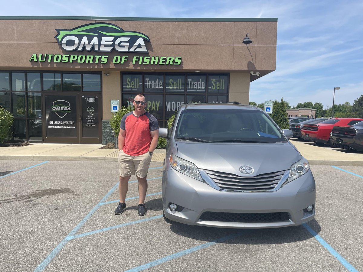 OmegaFishers's tweet photo. Our 2017 #Toyota #Sienna #XLE is #SOLD! Thanks again Marcus for your purchase! We truly appreciate your business and hope you and your family enjoy your van! Welcome to the #OmegaFamily! https://t.co/ahUrQyVgvX
