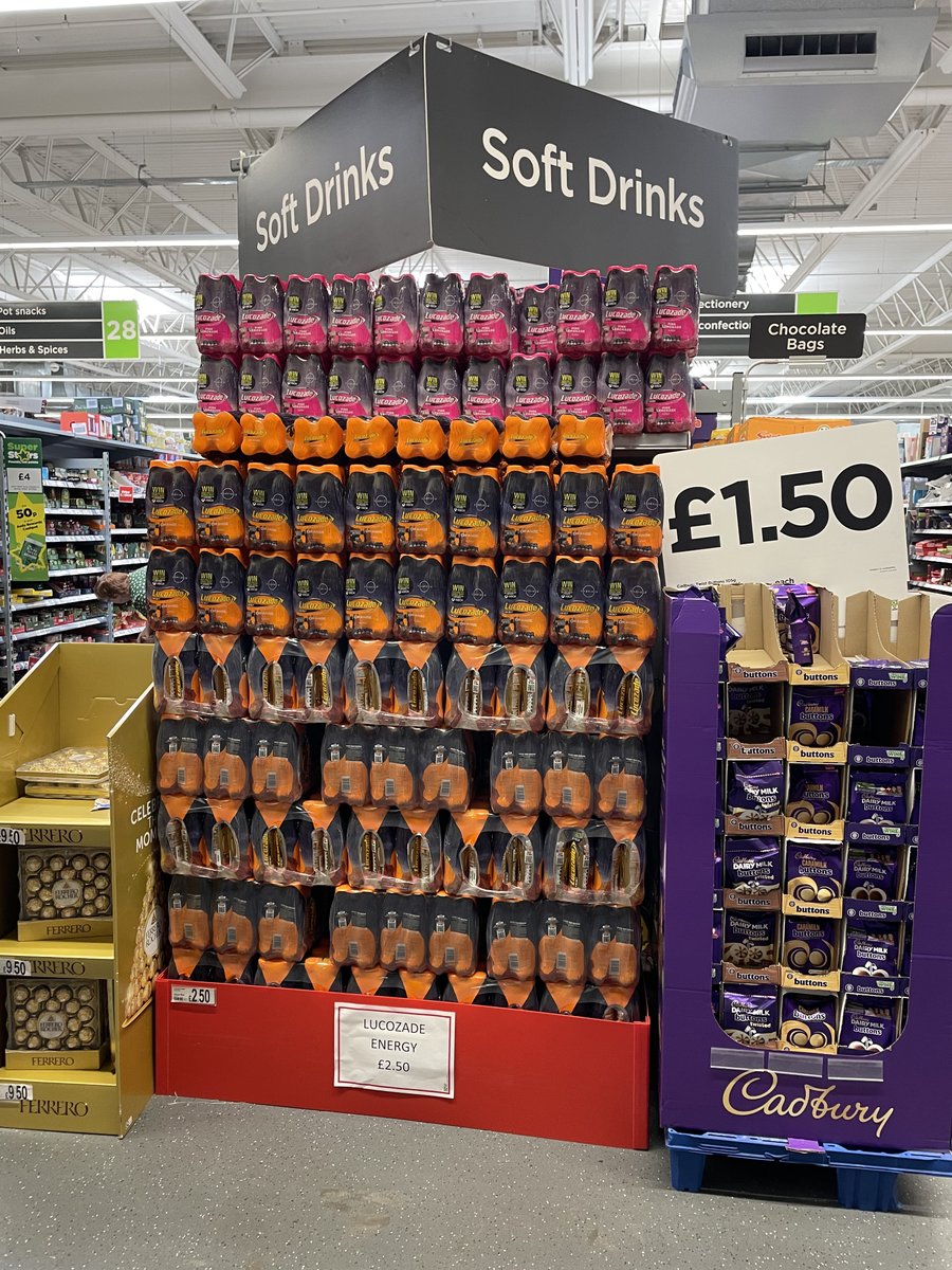 ChristinaAVogel's tweet photo. I am increasingly gobsmacked to see UK retailers disregarding the HFSS placement legislation. Pics below taken in April/May 2023 https://t.co/RpwqwGNntj