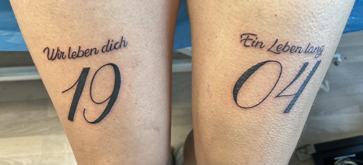 Eine Liebe, die niemals endet! 🔵⚪️

#S04 #Schalke #tattoo
