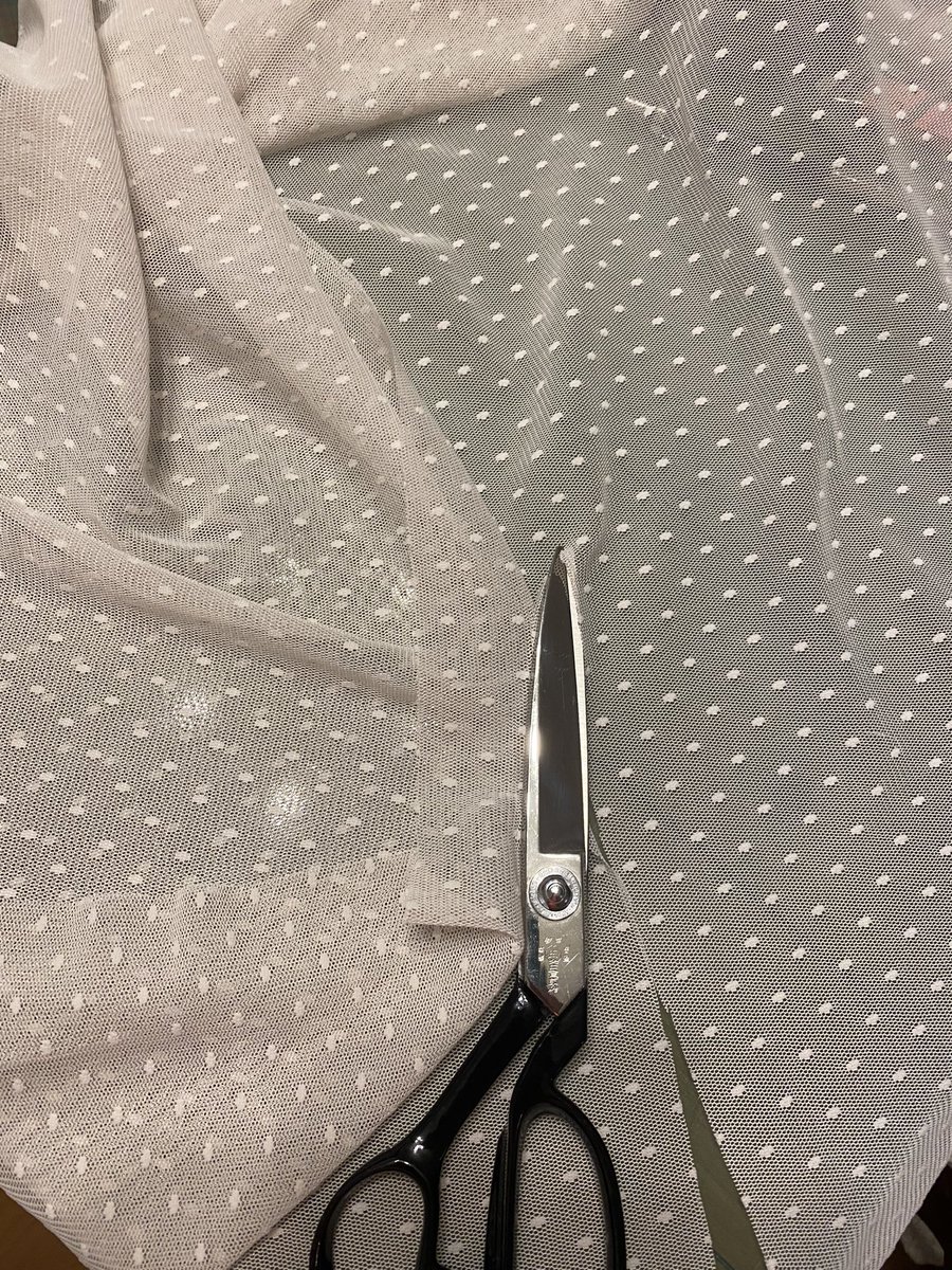 改めてまとめるけど、袖に試行錯誤しすぎている… https://t.co/Mj1899hET3