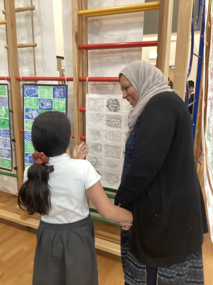 PindersPrimary's tweet photo. Wow! What an amazing event for Year 5!
@HepworthGallery came celebrate our Print Workshop with our Y5’s and our families 🖼 🎨 #ppart #ppcommunity https://t.co/mytxpD5kZX