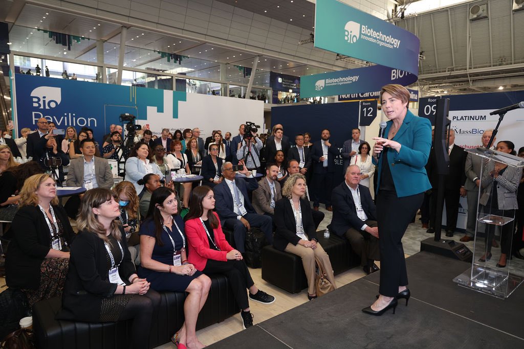 MALifeSciences's tweet photo. Our talent, our people, will continue to be what keeps us the global leader. At #BIO2023 @MassGovernor once again relayed her commitment to reauthorizing the MA Life Sciences Initiative &amp; announced a new strategy for connecting employers to workers in MA called MassTalent. https://t.co/oEkqL6IWbi