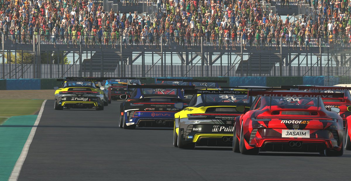 🏁Salvada parcial de muebles en Magny-Cours en la sexta carrera de la #LVNE

Josep Piqué tras recibir varios golpes termina P12, y <a href="/marck73_/">Marc Montaner</a> tras mala qualy y trompo en la primera vuelta recupera la P17 de inicio.
Mal sabor de boca al descubir que había ritmo para rondar el Top10