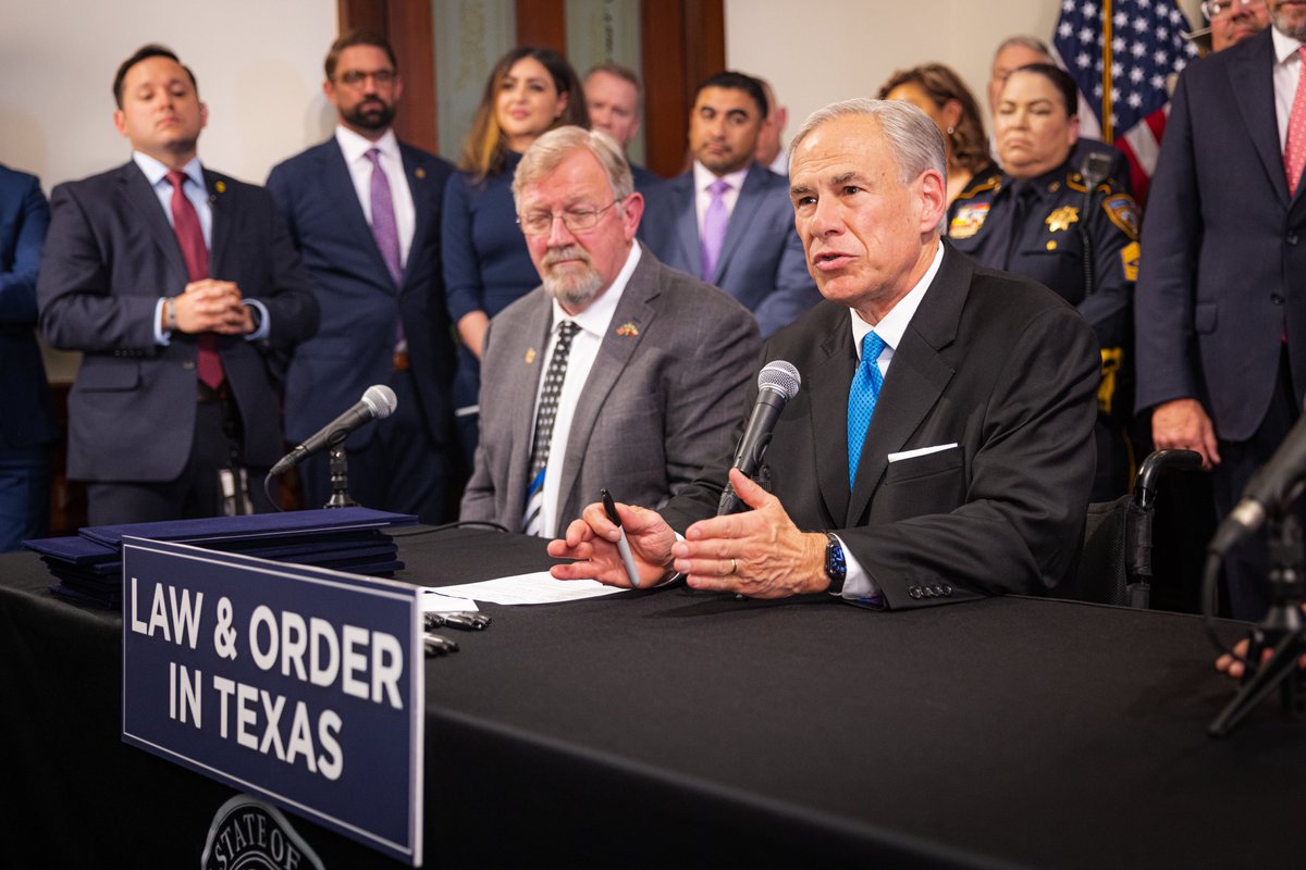 GregAbbott_TX's tweet photo. Proud to sign into law today key public safety bills to protect Texans & keep violent criminals off our streets.
From reining in rogue DAs to cracking down on illegal street racing, Texas will remain a law & order state.
Together, we’ll build a safer Texas. https://t.co/7MvTMGyqsG