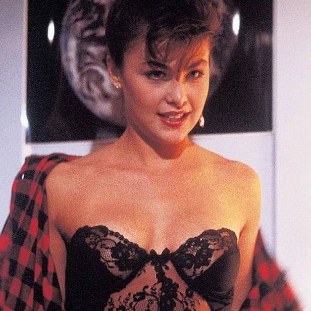 Evening #Pinup actress Sherilyn Fenn! #JustOneOfTheGuys #1980s #pinupladies #pinupart #80s #80sladies #80sstyle #80smagazines #retromag #80sgirl
