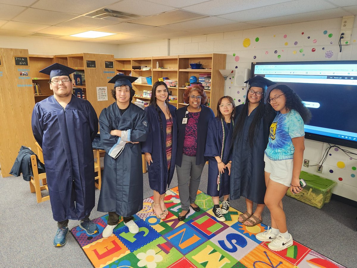 As an educator every now and then you have great moments.  Today was one of them.   Today I got invited back to see seniors that  went to an elementary school I taught at.  They were Kindergarten babies when I had them.  🥰 So Proud!