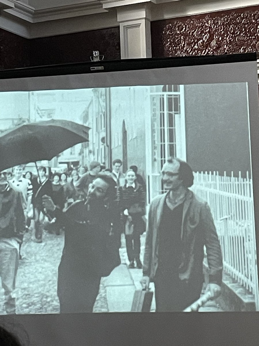 Julie Sanders tweet media