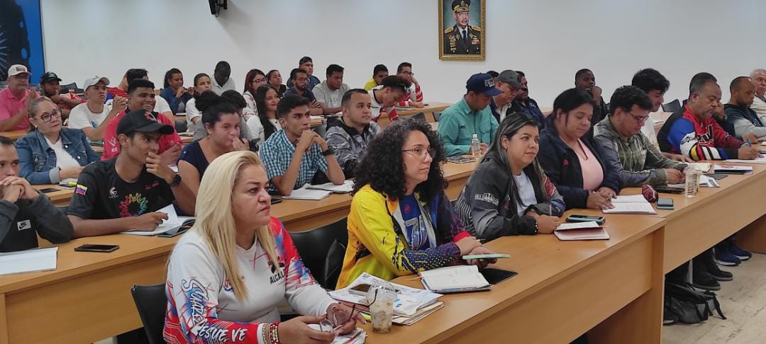 Semanalmente se realiza la reunión del Equipo Político PSUV La Guaira, la lideriza su enlace @Jateranoficial