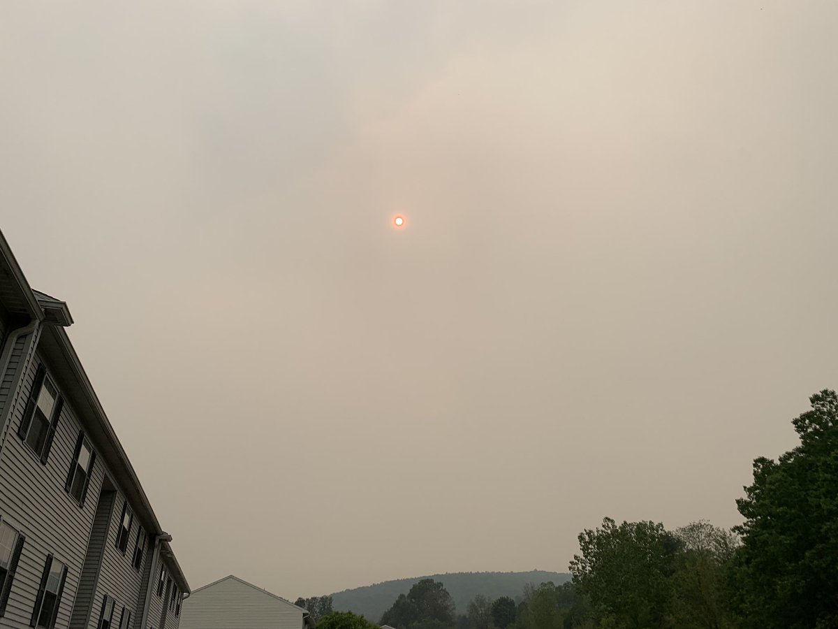 dopplerDK's tweet photo. Can’t get over this Canadian wildfire smoke and the smell outside! The hills are out there somewhere. Smells like I’m around one big campfire. https://t.co/YPBoHvR9hu