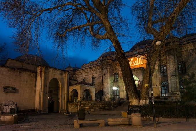 Mahfi_26's tweet photo. Bir bahçeye giremezsen, durup seyran eyleme

Bir gönül yapamazsan, yıkıp viran eyleme.. https://t.co/2KRVIFWCqp