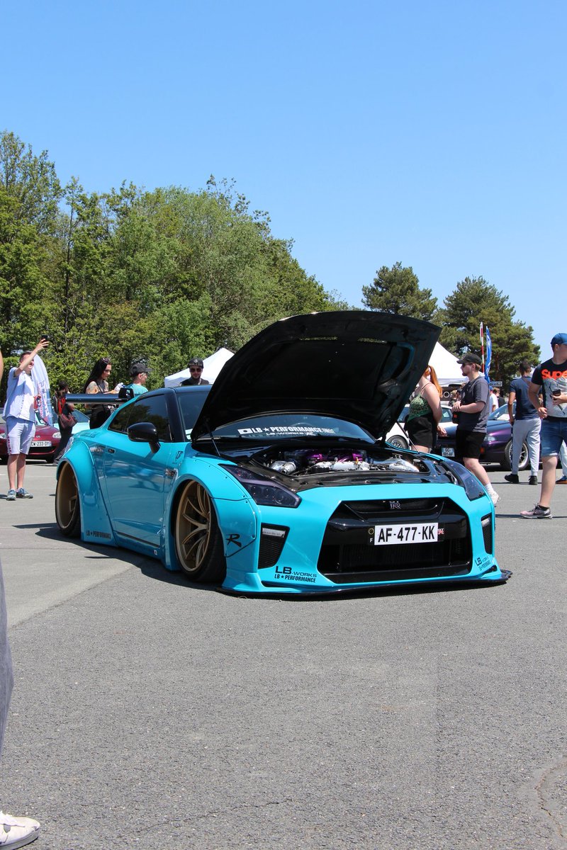 mthvct7's tweet photo. Nan c'est trop faut que je fasse photographe automobile https://t.co/3EZytvmMrC