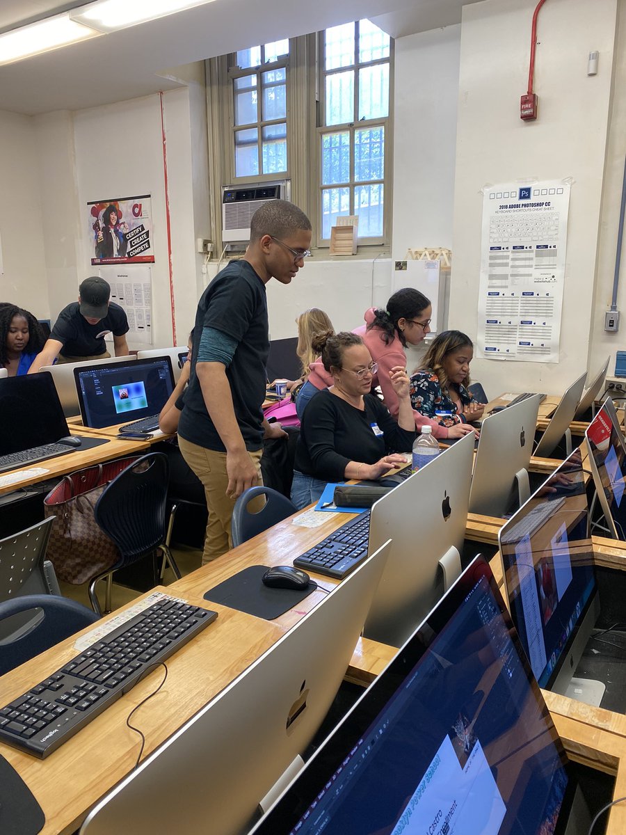 SuptCheng_CIOB's tweet image. 🎥💡 Impressed by the #MediaDesign program at @bxihs! Students are honing their creative skills, exploring #digitalmedia &amp;amp; preparing for the future of communication. With hands-on projects &amp;amp; innovative training, BXIHS is empowering the next generation of media professionals. 📸🎬