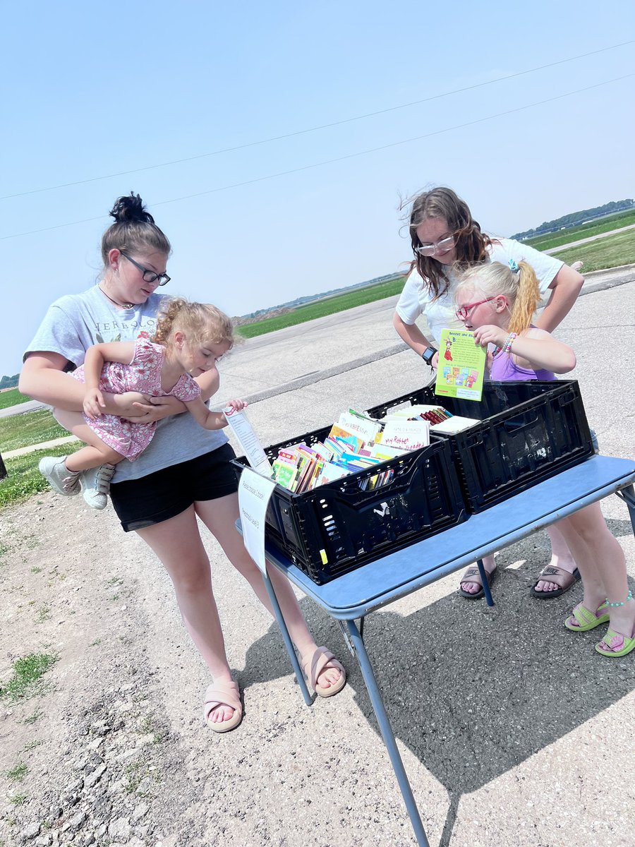 SWShelbySpartan's tweet photo. We loved seeing all of the Spartans today at our first Summer Feed &amp; Read event! https://t.co/5Uv0fQITQR
