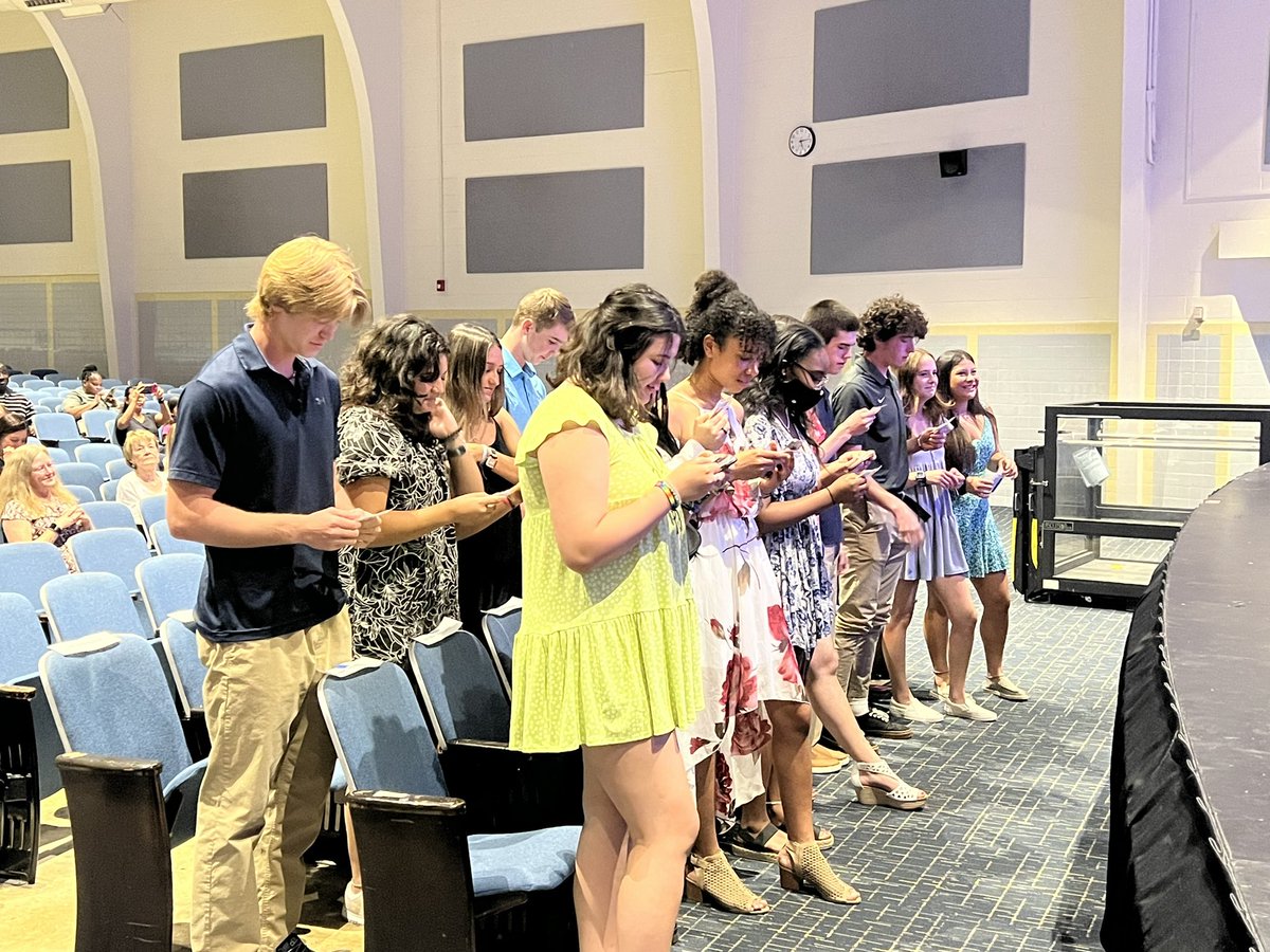 kempsactivities's tweet photo. Congratulations to our newly inducted members of the Kempsville chapter of the National Honor Society! #chiefKHSpride https://t.co/2uq4ZIik2o