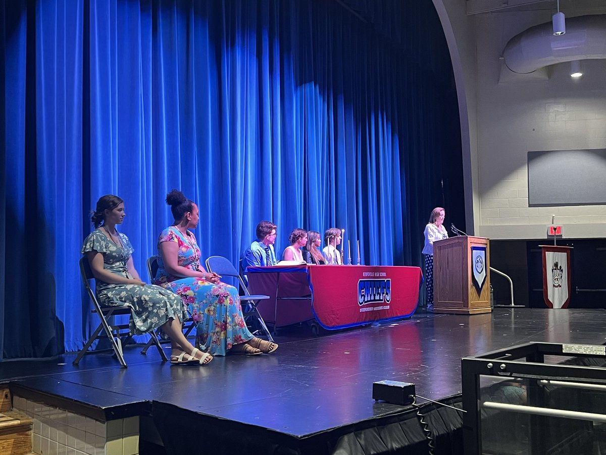 kempsactivities's tweet photo. Congratulations to our newly inducted members of the Kempsville chapter of the National Honor Society! #chiefKHSpride https://t.co/2uq4ZIik2o