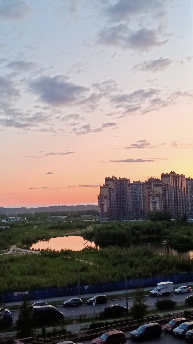Oh good night! 💫

I've been stuck in the world of color palettes. Painstakingly with pleasure and under Linkin Park ("aaand now you've become a part of meee..") 🎨😎🎤 I'll show you soon what I can do 😉

And this is a photo of dawn at 03:00.