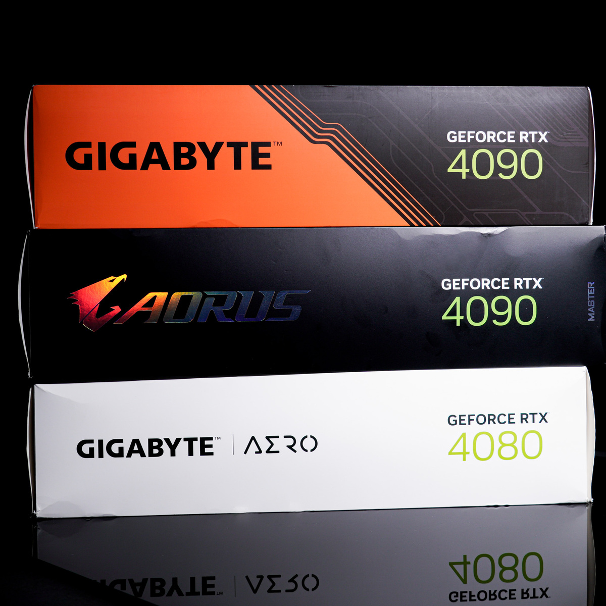 Which GPU are you choosing? 🤔

#GIGABYTE #AORUS #NVIDIA #RTX4090 #RTX4080