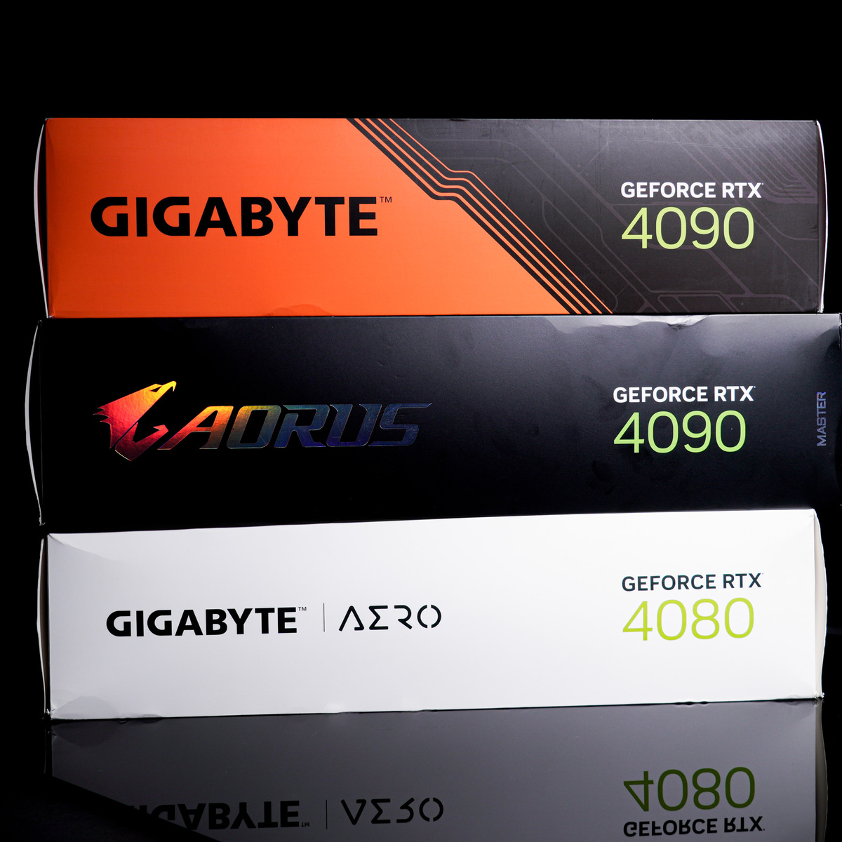 AorusOfficial's tweet photo. Which GPU are you choosing? 🤔

#GIGABYTE #AORUS #NVIDIA #RTX4090 #RTX4080 https://t.co/gRkQo34SjF