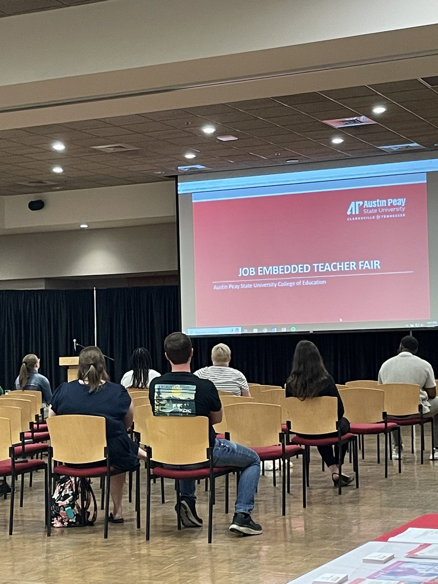M_Galluzzi's tweet photo. Excited to learn about new opportunities for perspective teachers at the Job Embedded Teacher Fair at APSU! #WeAreRCSTN https://t.co/sd5KTUrXD3