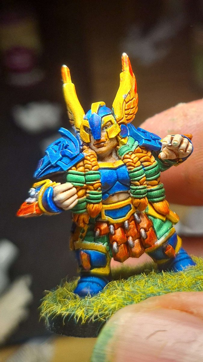Hey <a href="/SuperBuddyYT/">Ben Buddy Peters</a> ! Meine neueste Figur. Fantasy Football (Bloodbowl). Mannschaft Titisee Papageien (für mich als Farbenblinden MUSS es bunt sein) :)