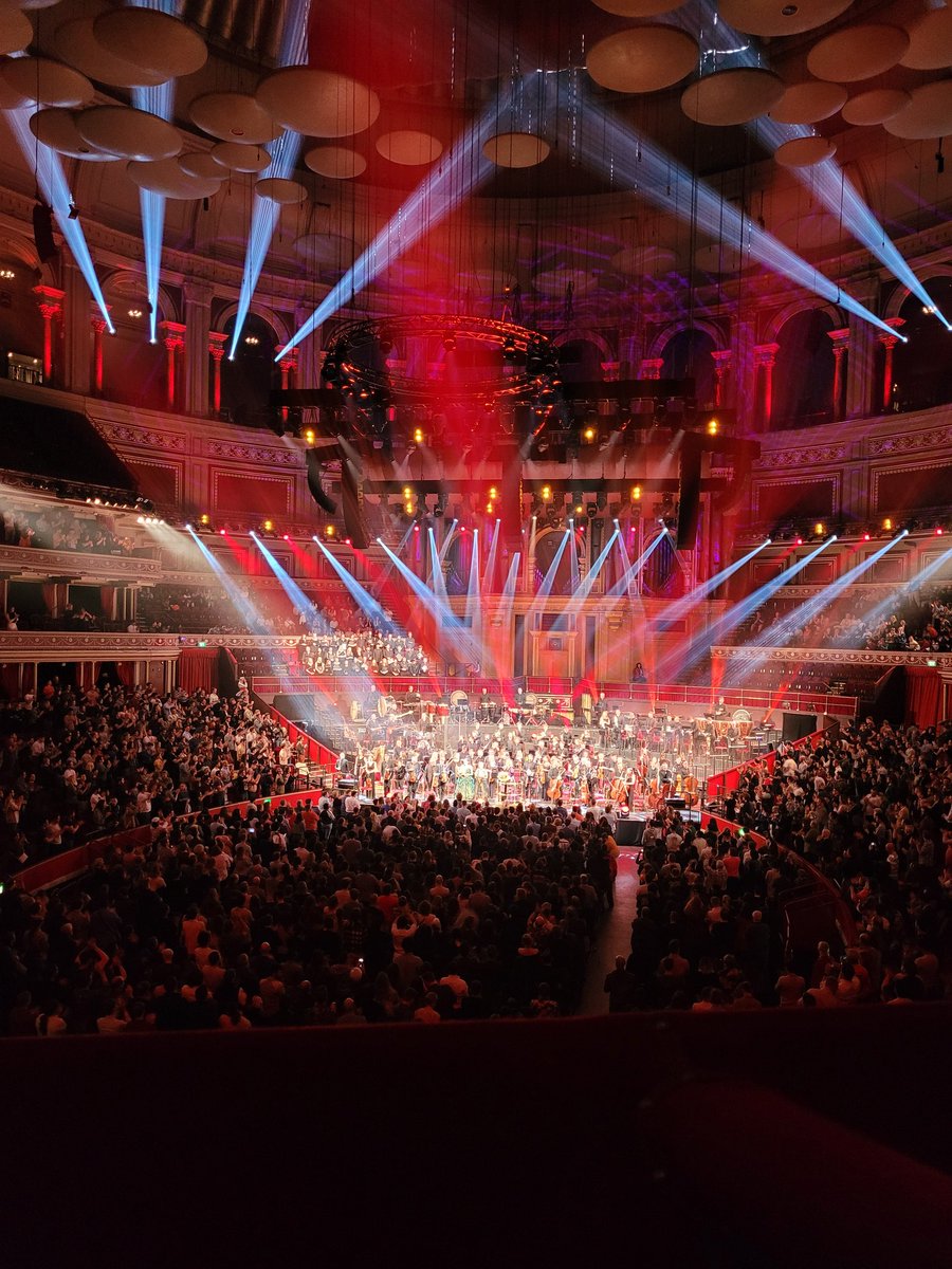 A brilliant evening of evocative and epic gaming music at <a href="/RoyalAlbertHall/">Royal Albert Hall</a> with amazing conductor/composer <a href="/eimearnoone/">Eimear Noone</a> and @rpoonline. 
#rpo #eimearnoone #gamingmusic #orchestralmusic