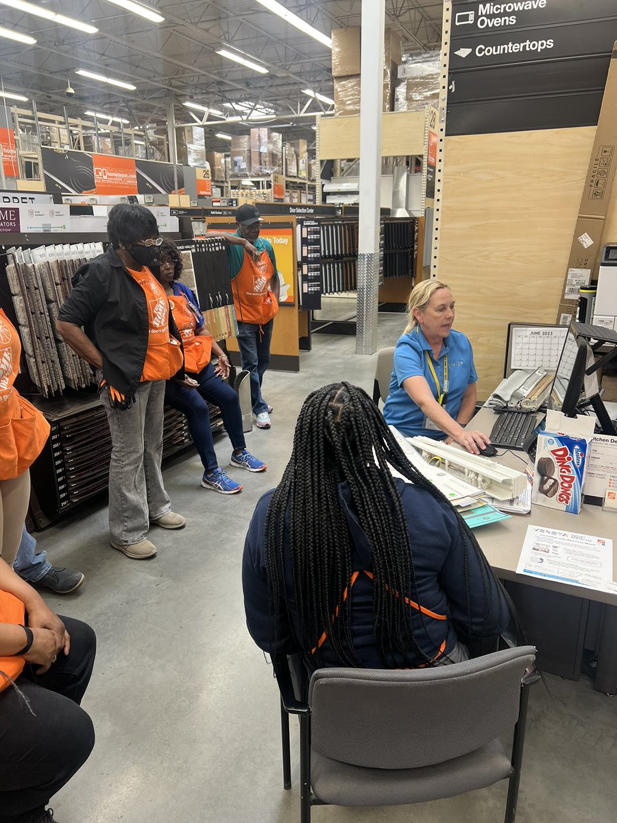Specialty Tuesday @2781. Started off with our kick off meeting sharing our wins and opportunities along with some recognitions. Finalizing with a PK from Leslie on selling Veneta special order Blinds. Thank you the team really enjoyed the training class 🤗