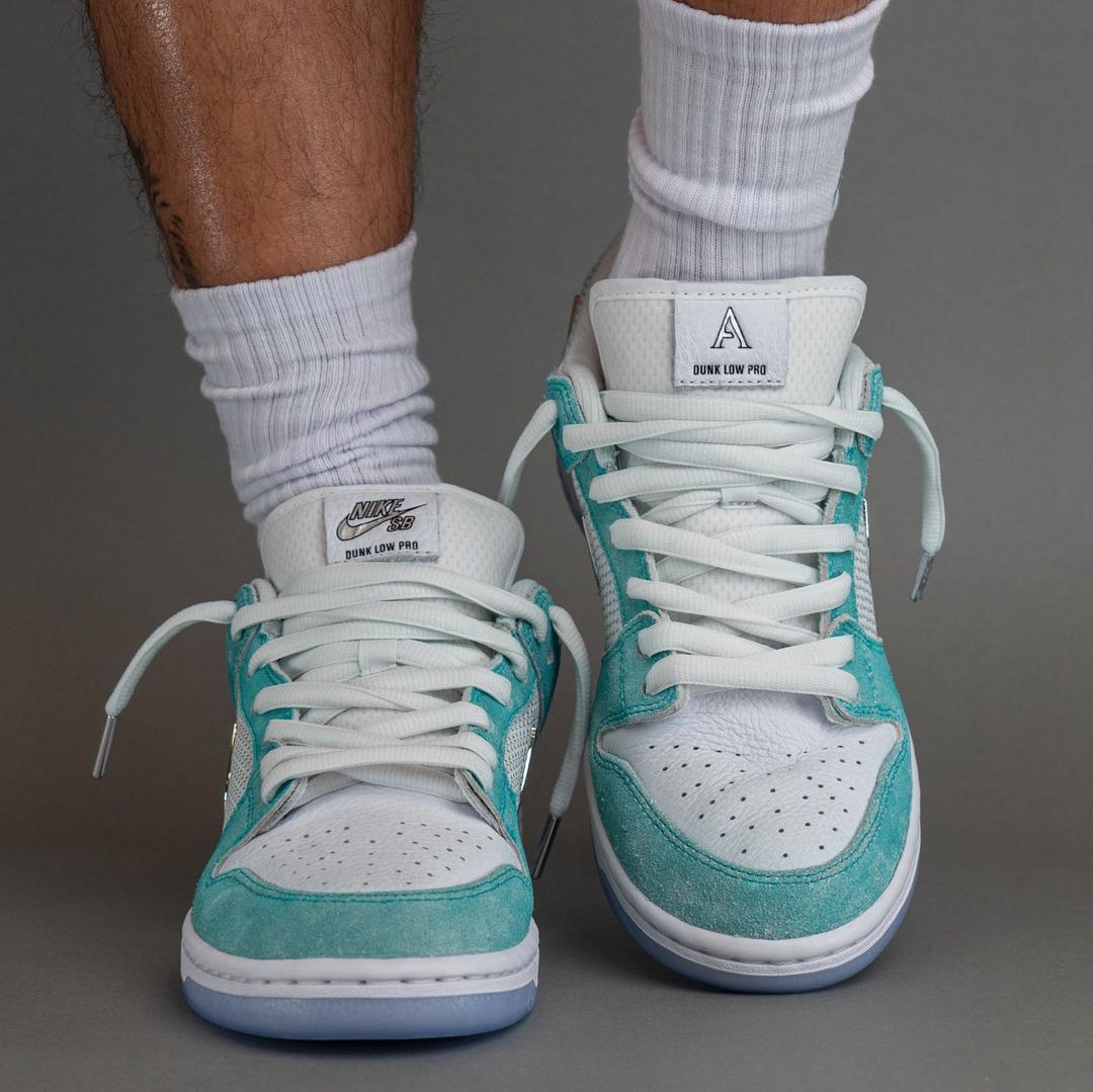 fullress's tweet photo. 海外 11/13 発売予定！  

April Skateboards x NIKE SB DUNK LOW "Turbo Green/Metallic Silver" (エイプリル スケートボード ナイキ SB ダンク ロー "ターボグリーン/メタリックシルバー") [FQ8202-300/FQ8203-300]  

https://t.co/8NoZn7BZ5i
@Yankeekicks https://t.co/vnNNaOyQId