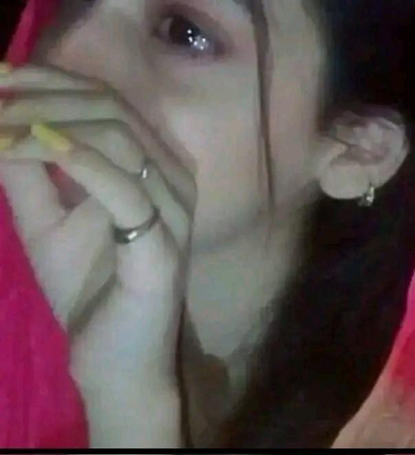 أوجعتني صديقتي التي كنت اضنها أوفى صديقه 😔😔
أوجعتني التي كنت اضنها وفيه 
أوجعتني صديقتي 😢😢
الله يوجع قلبها ويكسر روحها 
الله يوجعها باغلى شخص في قلبها 💔💔