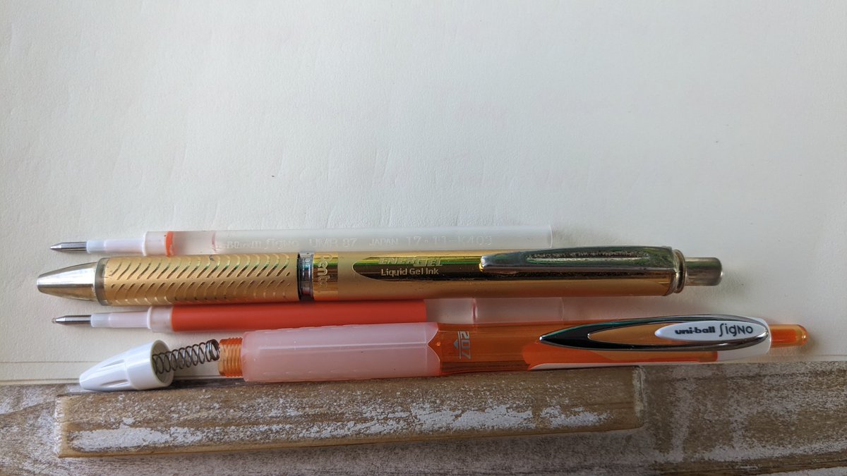 SDS_White's tweet photo. One finished, one starting.
#pens #pigment #writing #longhand #writerslife #writersoftwitter @officialuniball @uniball_uk #madeinJapan https://t.co/swaJh56nP2