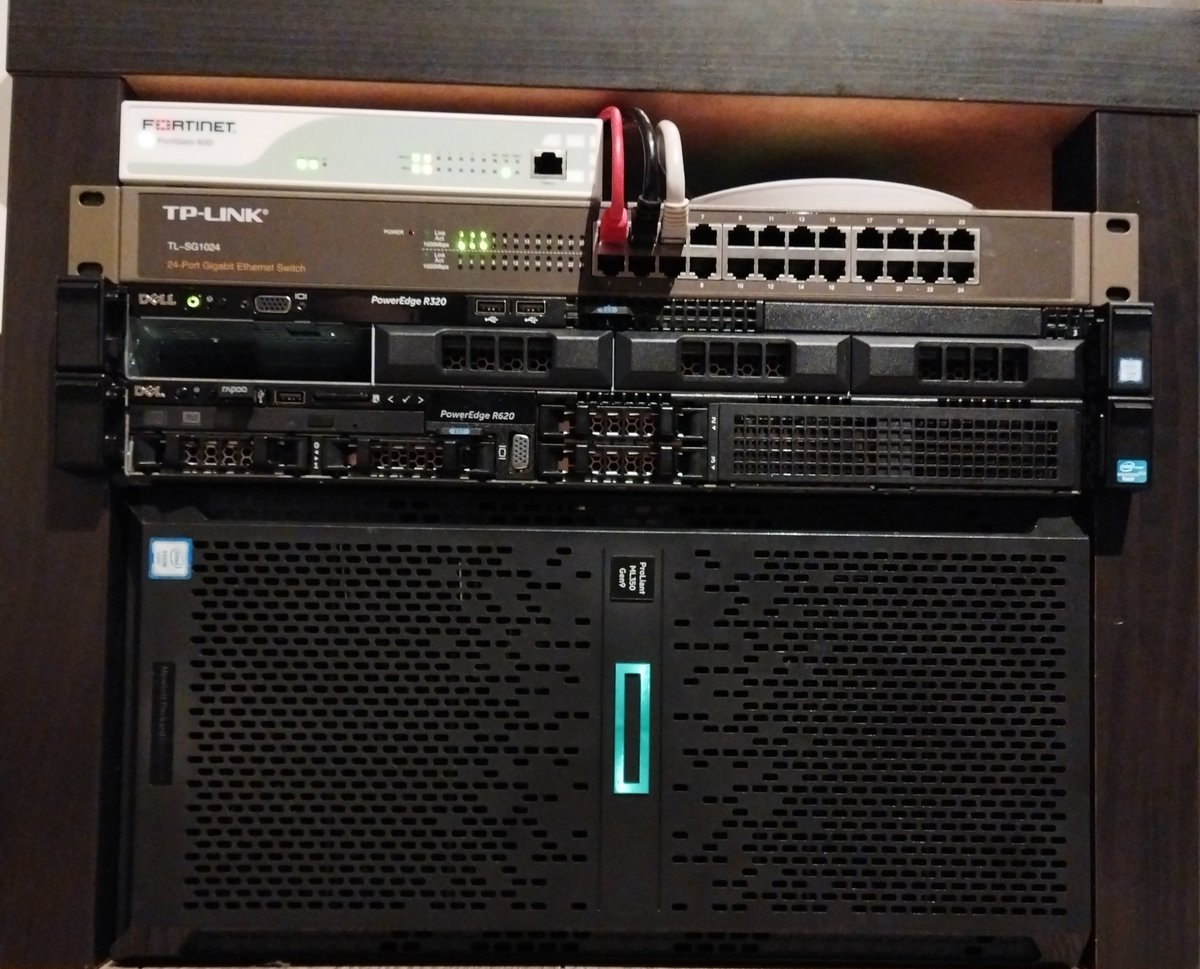 torskoo's tweet photo. MARK II de mon Homelab 🚀
#lackrack #infrastructure #homelab https://t.co/fGm9WliQpV