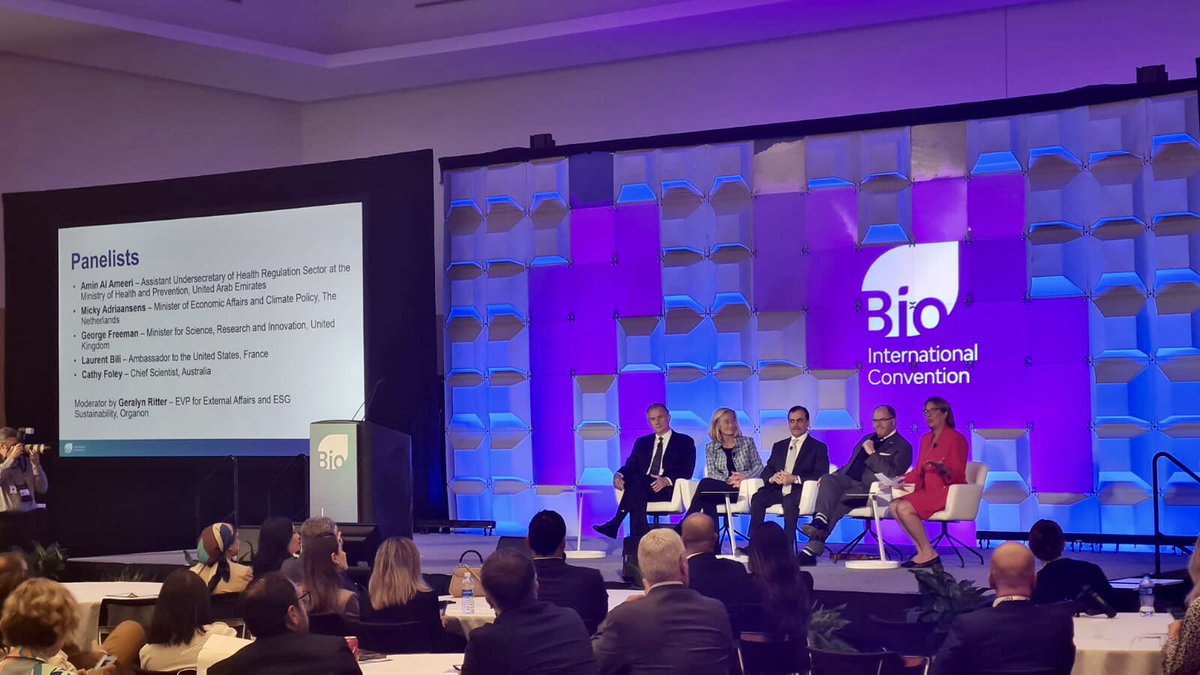 FranceinBoston's tweet image. Exciting afternoon at #BIO2023 featuring meetings with @BIOConvention leadership, a visit to the French pavilion, and exchanges with the 100+ French companies and delegations represented 🇫🇷💪!